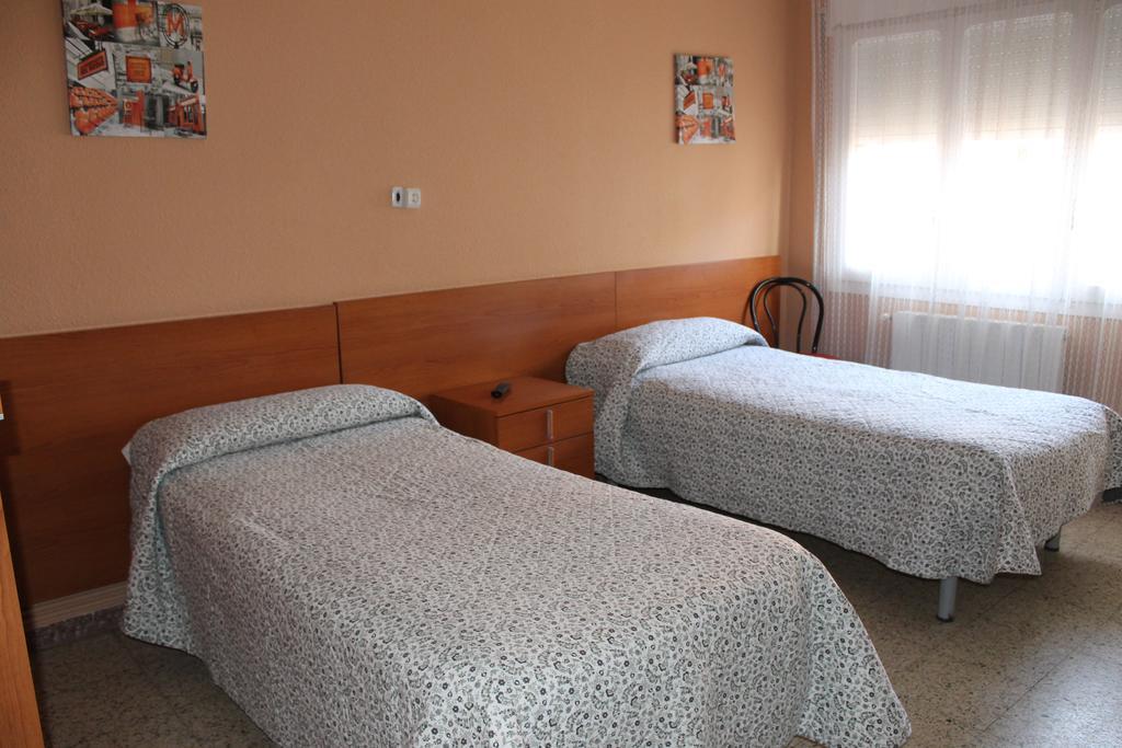 Basic Dreibettzimmer mit Gemeinschaftsbad